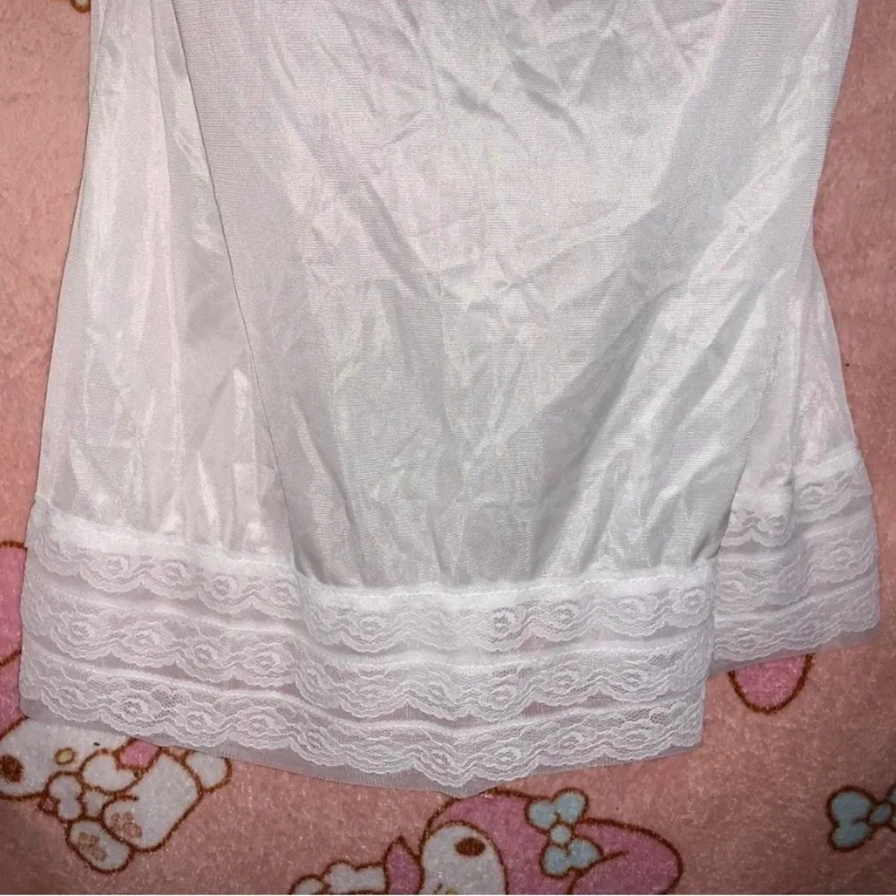 ☆ vintage white satin lace trim slip dress with adjustable straps ☆ - Picture 6 of 8